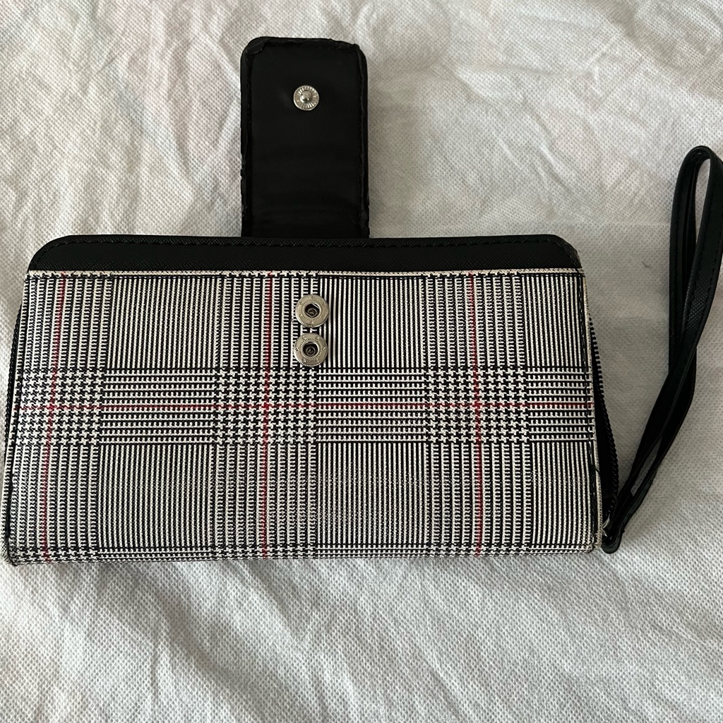 Woman Wallet Good Condition Very Clean Woman Wallet Good Condition Very Clean